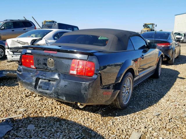 1ZVFT84N575260796 - 2007 FORD MUSTANG BLACK photo 4