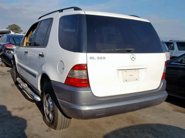 4JGAB54E8WA032596 - 1998 MERCEDES-BENZ ML 320 WHITE photo 3