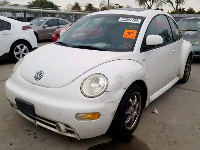 3VWCC21CXYM441715 - 2000 VOLKSWAGEN NEW BEETLE WHITE photo 2