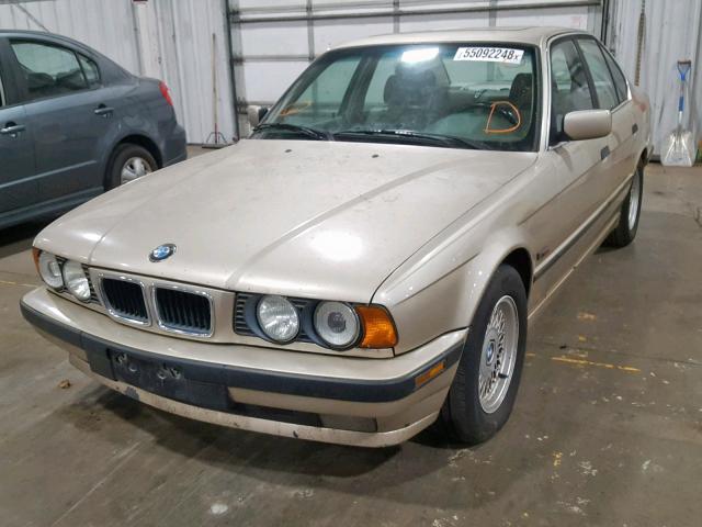 WBAHE6320SGF32556 - 1995 BMW 540 I AUTO GOLD photo 2