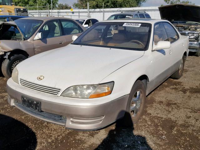 JT8VK13T7N0097635 - 1992 LEXUS ES 300 WHITE photo 2