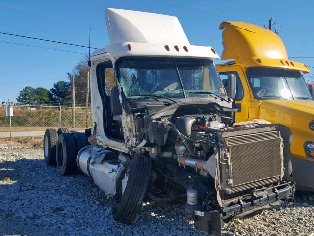 1FUJGEDV3GLHL0721 - 2016 FREIGHTLINER CASCADIA 1 WHITE photo 1