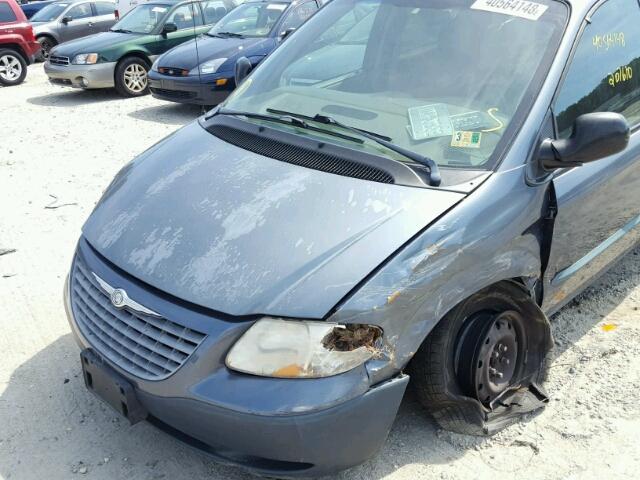 1C8GJ25B12B636773 - 2002 CHRYSLER VOYAGER BLUE photo 9