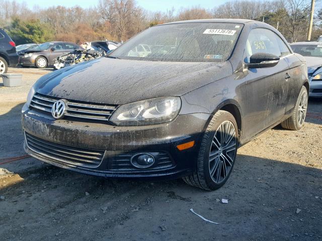 WVWBW8AH4EV005688 - 2014 VOLKSWAGEN EOS KOMFOR BLACK photo 2