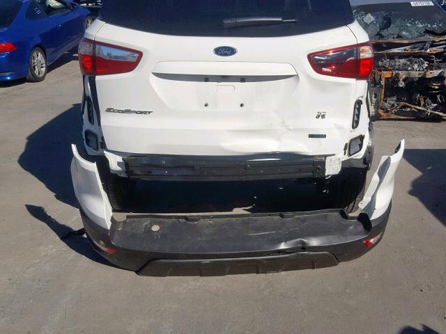 MAJ3P1TE0JC183556 - 2018 FORD ECOSPORT S WHITE photo 9