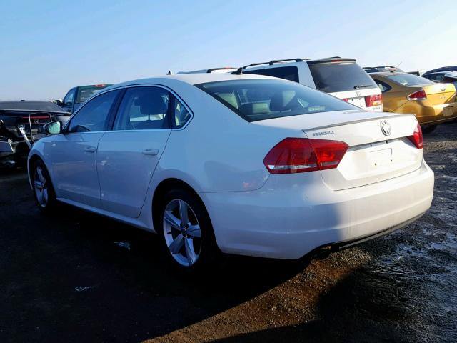 1VWBH7A30CC017268 - 2012 VOLKSWAGEN PASSAT SE WHITE photo 3