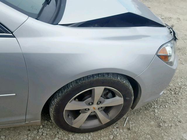 1G1ZC5EU5BF358498 - 2011 CHEVROLET MALIBU 1LT SILVER photo 9
