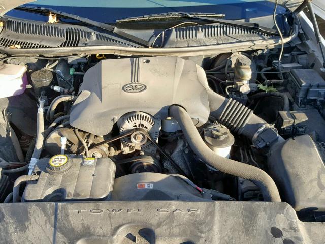 1LNHM83W61Y718947 - 2001 LINCOLN TOWN CAR C GRAY photo 7