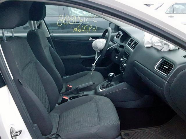 3VW2K7AJ8CM386085 - 2012 VOLKSWAGEN JETTA BASE 白色 照片 5