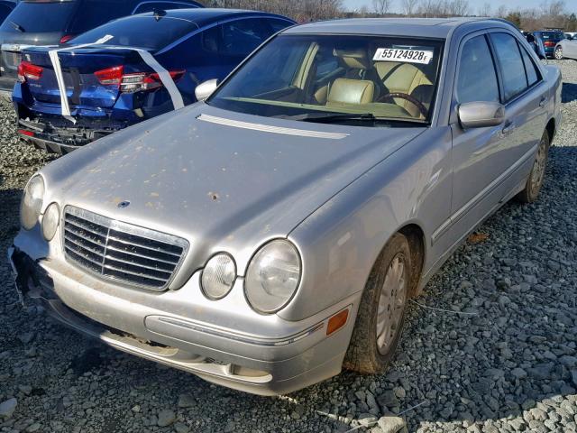 WDBJF65JXYB147920 - 2000 MERCEDES-BENZ E 320 SILVER photo 2