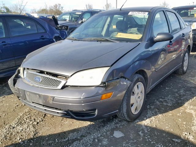 1FAHP34N67W331779 - 2007 FORD FOCUS ZX4 GRAY photo 2