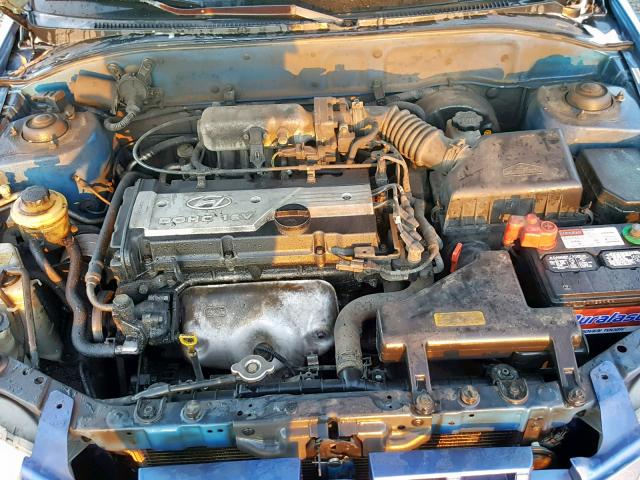 KMHCG45C02U272316 - 2002 HYUNDAI ACCENT GL BLUE photo 7