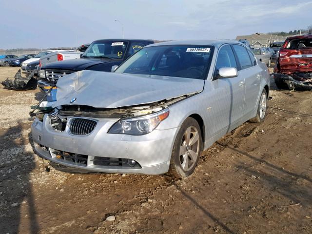 WBANF73557CU26812 - 2007 BMW 530 XI SILVER photo 2