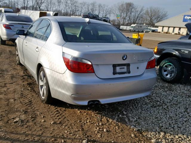 WBANF73557CU26812 - 2007 BMW 530 XI SILVER photo 3