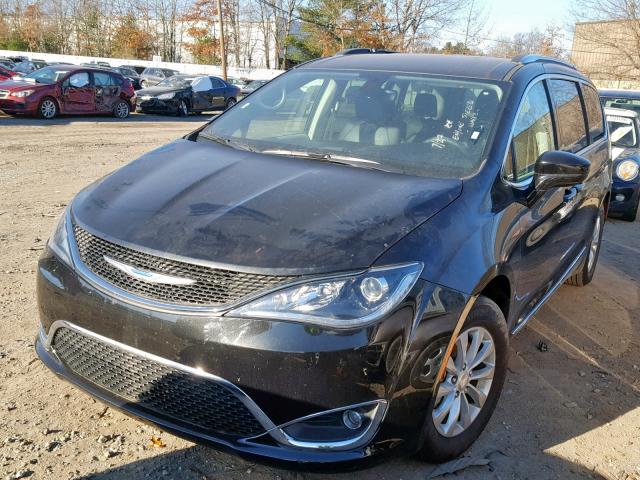 2C4RC1EG2JR144098 - 2018 CHRYSLER PACIFICA T BLACK photo 2