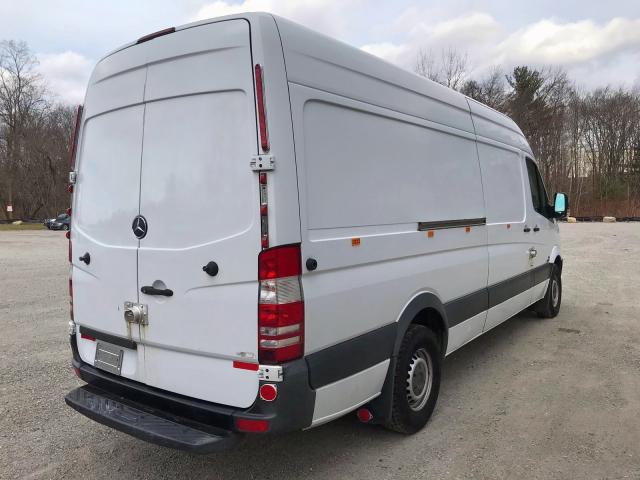 WD3PE8CC4C5652769 - 2012 MERCEDES-BENZ SPRINTER 2 WHITE photo 4