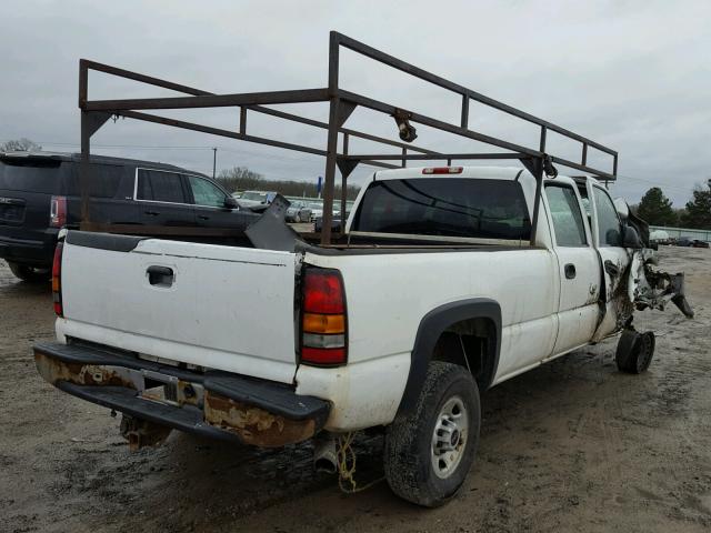 1GTHC23U77F107428 - 2007 GMC SIERRA C25 WHITE photo 4