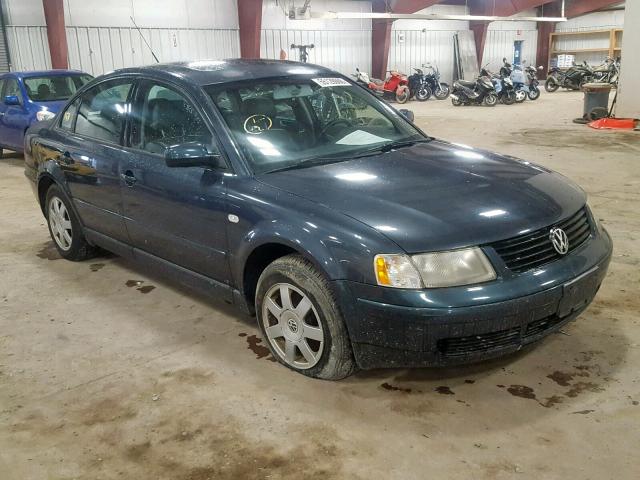 WVWAC63B61P020032 - 2001 VOLKSWAGEN PASSAT GLS BLUE photo 1