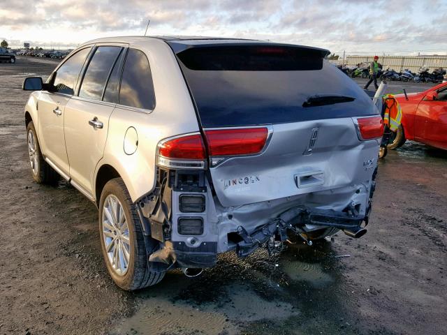 2LMDJ8JK3BBJ29946 - 2011 LINCOLN MKX GRAY photo 3