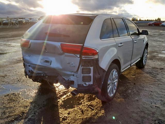 2LMDJ8JK3BBJ29946 - 2011 LINCOLN MKX GRAY photo 4