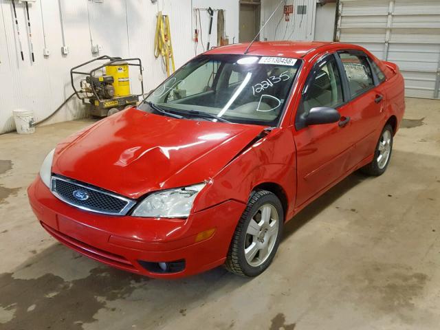 1FAFP34N37W122135 - 2007 FORD FOCUS ZX4 RED photo 2