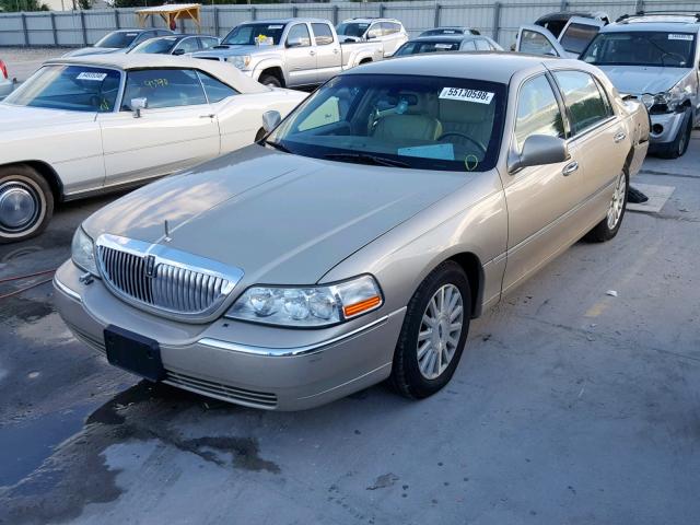 1LNHM81W74Y627158 - 2004 LINCOLN TOWN CAR E BEIGE photo 2