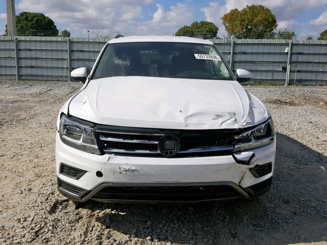 3VV3B7AX2JM066593 - 2018 VOLKSWAGEN TIGUAN SE WHITE photo 9