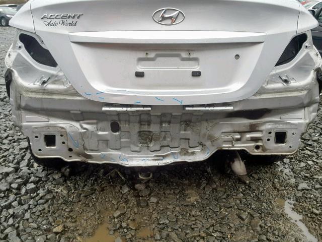 KMHCT4AE5GU982175 - 2016 HYUNDAI ACCENT SE SILVER photo 9