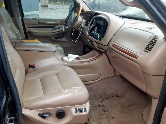 5LMRU27L2WLJ22625 - 1998 LINCOLN NAVIGATOR Schwarz Foto 5
