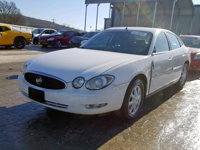 2G4WC532851291883 - 2005 BUICK LACROSSE C WHITE photo 2