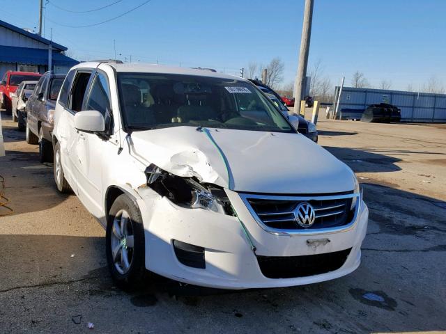 2V4RW3DG3BR738890 - 2011 VOLKSWAGEN ROUTAN SE WHITE photo 1