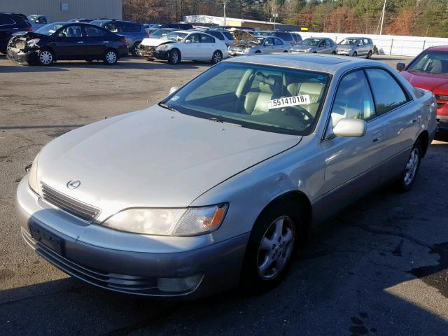 JT8BF28G9X5052288 - 1999 LEXUS ES 300 GRAY photo 2