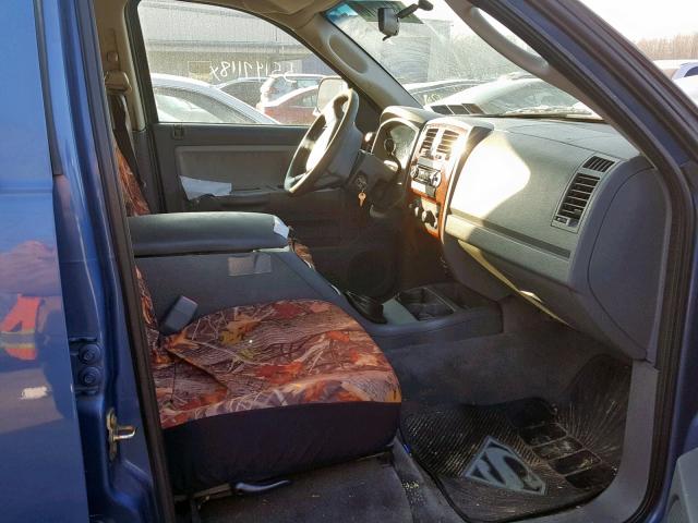 1D7HE48N15S224164 - 2005 DODGE DAKOTA QUA BLUE photo 5