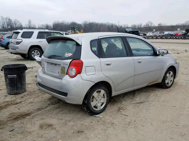 KL2TD66E49B633919 - 2009 PONTIAC G3 SILVER photo 4