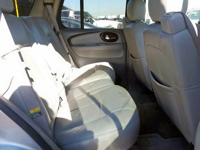 5GADT13S852228661 - 2005 BUICK RAINIER CX SILVER photo 6