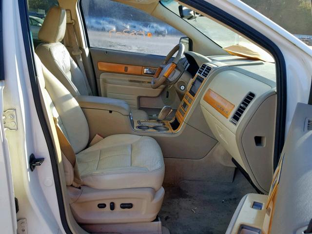 2LMDU68C37BJ18625 - 2007 LINCOLN MKX WHITE photo 5