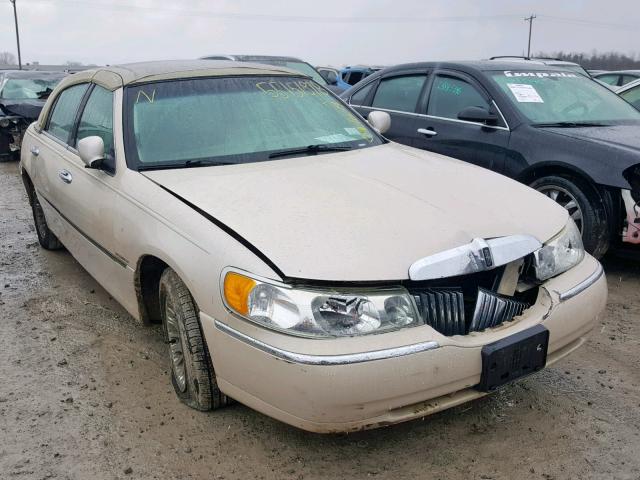 1LNHM83W71Y673923 - 2001 LINCOLN TOWN CAR C GOLD photo 1