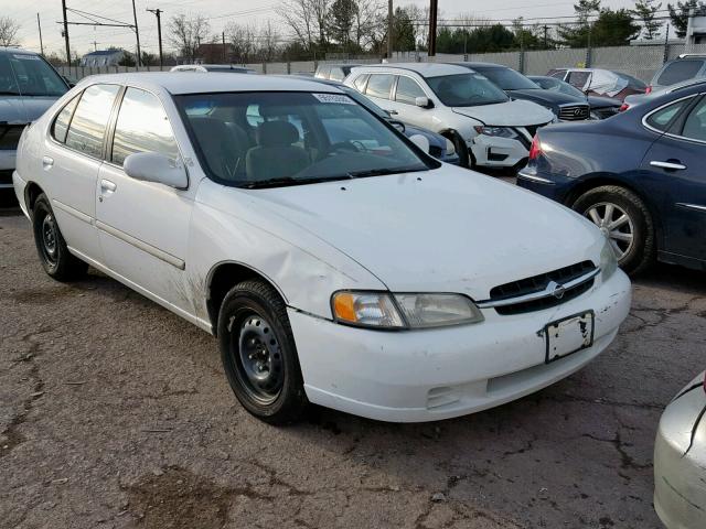 1N4DL01D3WC129812 - 1998 NISSAN ALTIMA XE WHITE photo 1