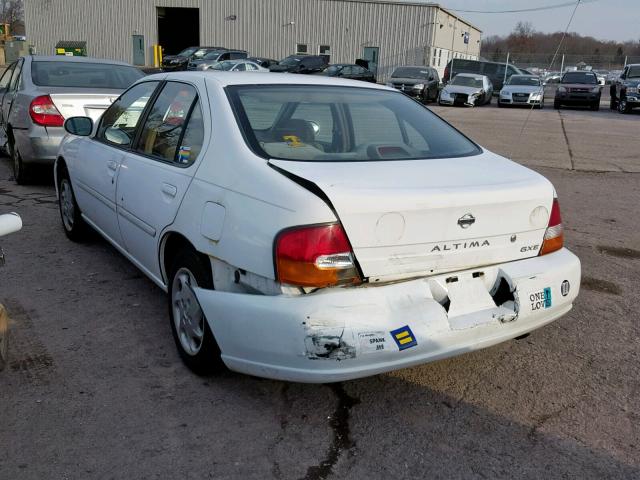 1N4DL01D3WC129812 - 1998 NISSAN ALTIMA XE WHITE photo 3