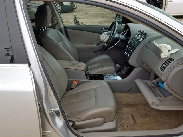 1N4AL2AP4BN405986 - 2011 NISSAN ALTIMA BAS SILVER photo 5