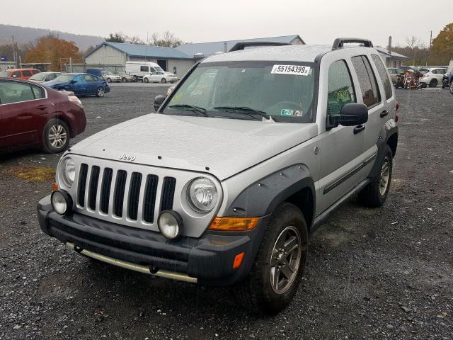 1J4GL38K55W723659 - 2005 JEEP LIBERTY RE SILVER photo 2