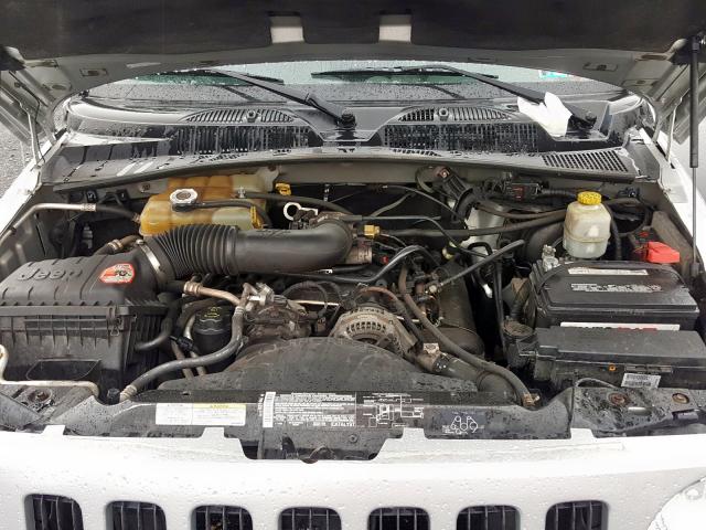 1J4GL38K55W723659 - 2005 JEEP LIBERTY RE SILVER photo 7