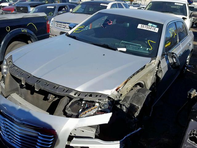 2C3CCAET5CH277552 - 2012 CHRYSLER 300C SILVER photo 2