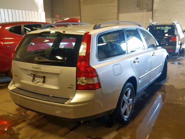 YV1MJ682662172967 - 2006 VOLVO V50 T5 SILVER photo 4