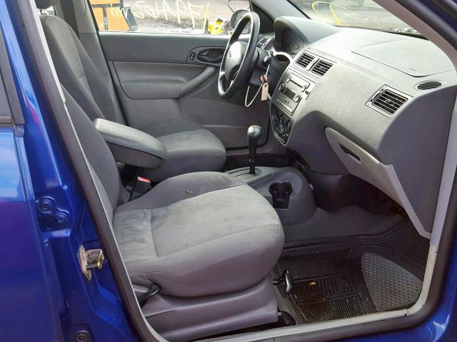 1FAFP34N05W111770 - 2005 FORD FOCUS ZX4 BLUE photo 5