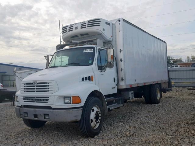 2FZAAKBSX1AH92701 - 2001 STERLING TRUCK M 7500 WHITE photo 2