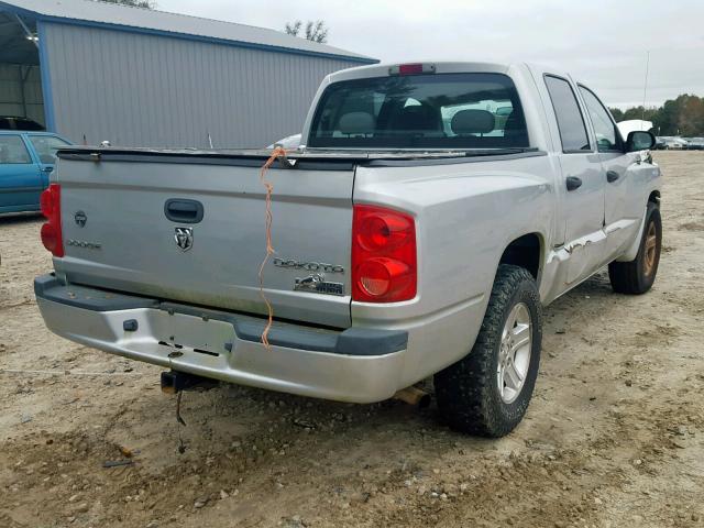 1D7RE3GK5BS549563 - 2011 DODGE DAKOTA SLT SILVER photo 4