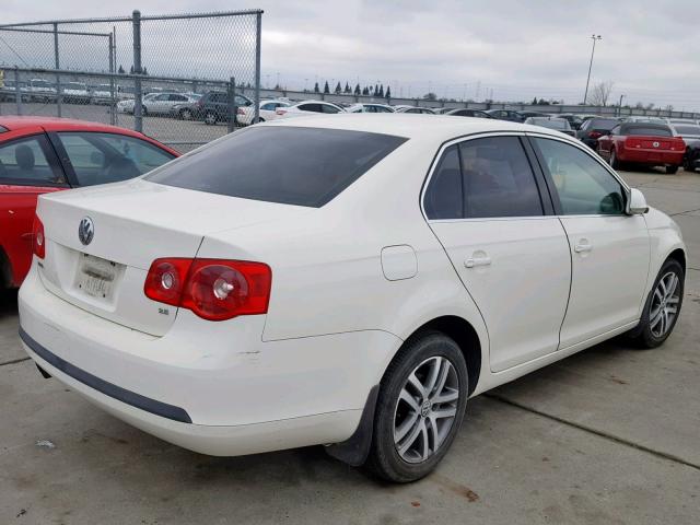 3VWRF71K46M683872 - 2006 VOLKSWAGEN JETTA 2.5 WHITE photo 4