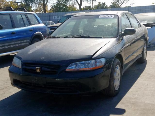 1HGCG5645WA130036 - 1998 HONDA ACCORD LX GREEN photo 2