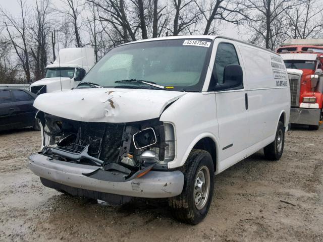 1GTHG35R5Y1223888 - 2000 GMC SAVANA G35 WHITE photo 2